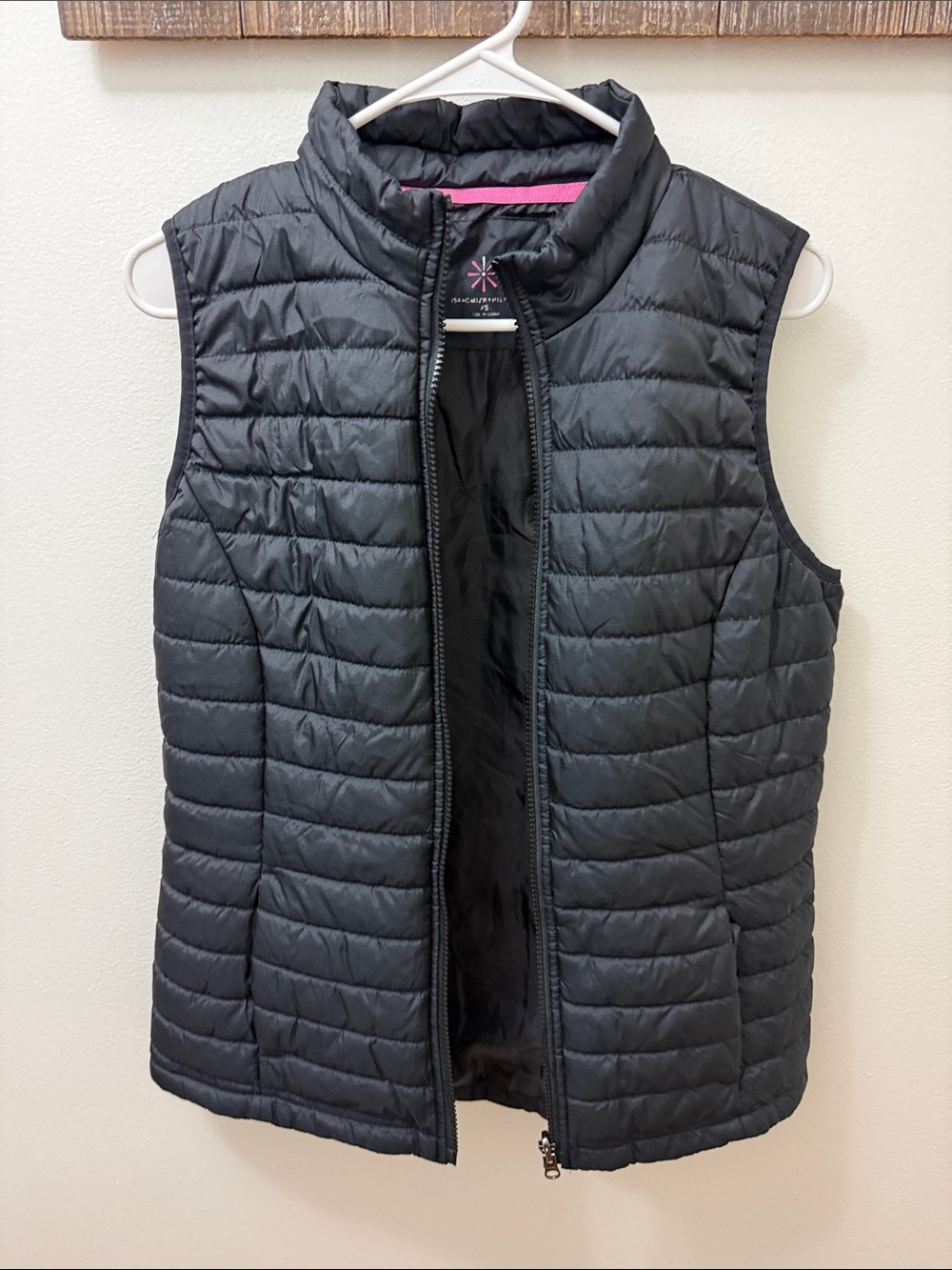 Black Quilted Puffer Vest with Stand Collar - Picture 6 of 7